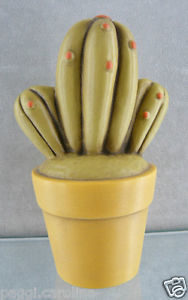 cactus in ceramica h cm 14- dipinto a mano -